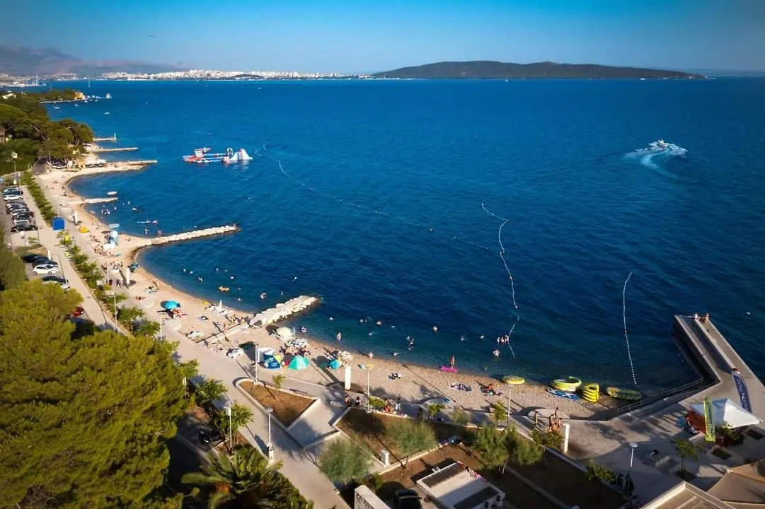 Homestay By Osibov, Holiday Home Kastela