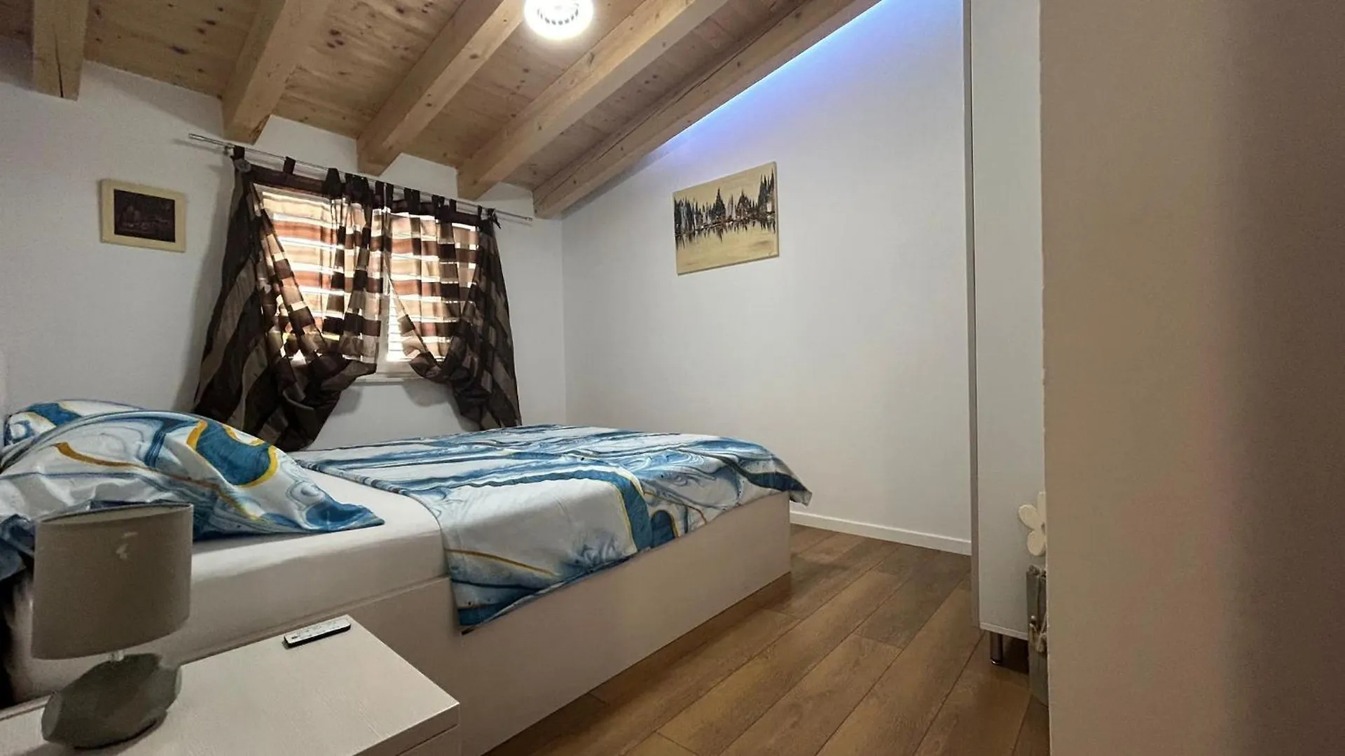 By Osibov, Holiday Home Kastela Homestay